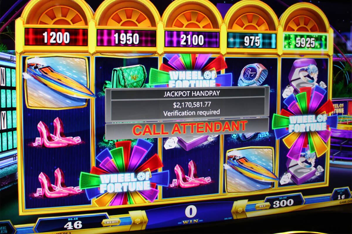 O jackpot de $ 2.170.581,77 em uma máquina caça-níqueis Wheel of Fortune que um visitante de fora da cidade ganhou na sexta-feira, ...