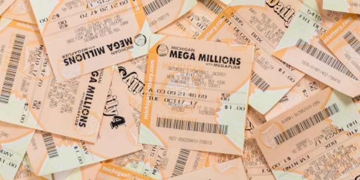 Uma pilha de ingressos da Mega Millions