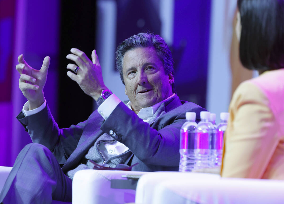 Bill Hornbuckle, CEO da MGM Resorts International, fala durante uma mesa redonda na G2E La ...